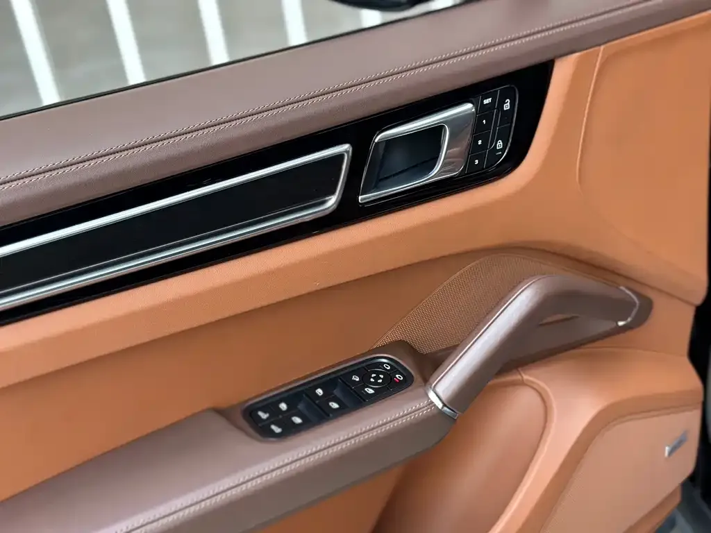 Porsche Cayenne 2023 из CN, фото 3