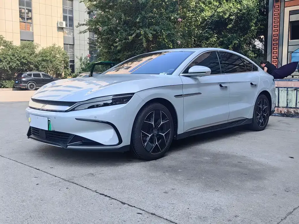 BYD Han — фото 1