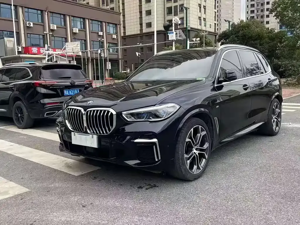BMW X5 — фото 1