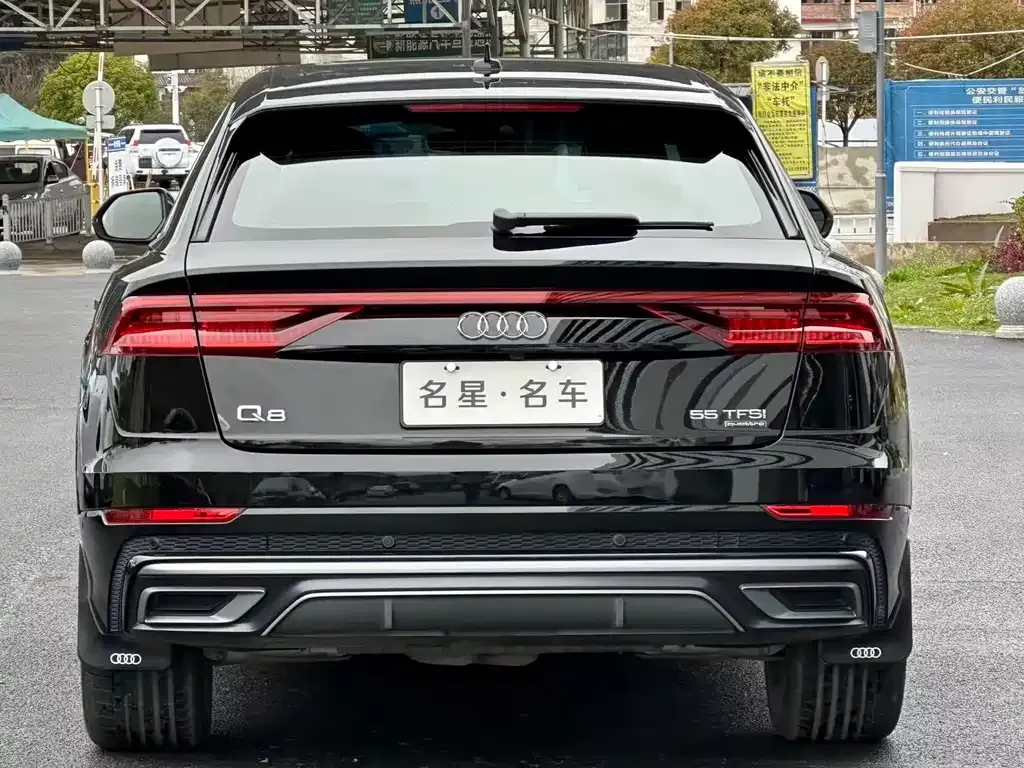 Audi Q8 — фото 10