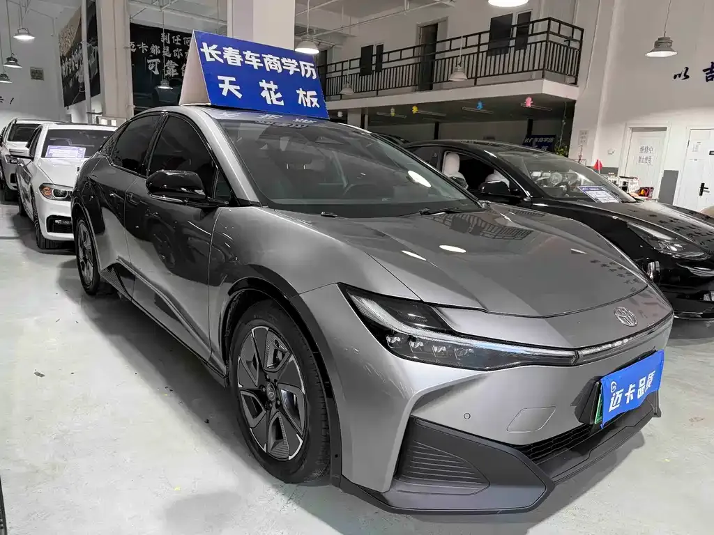 Toyota bZ3 2023 из CN, фото 8