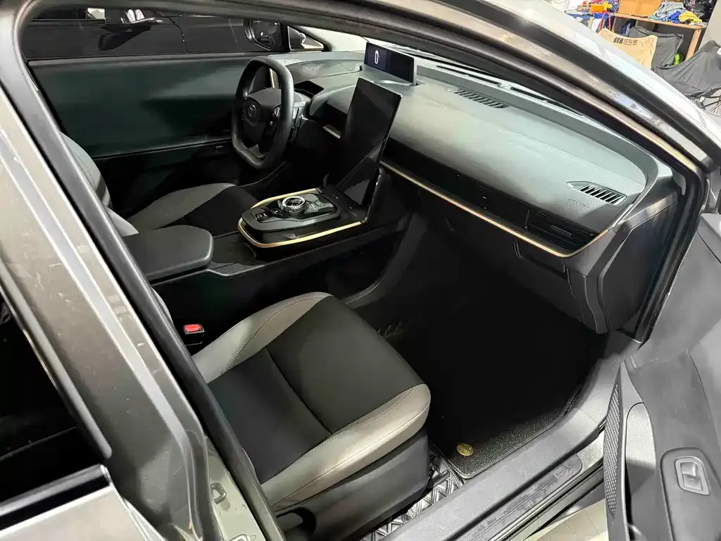 Toyota bZ3 2023 из CN, фото 6