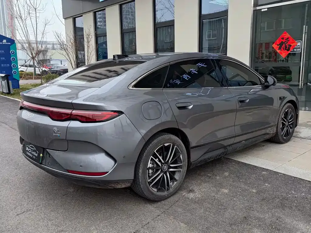 BYD Qin L — фото 8