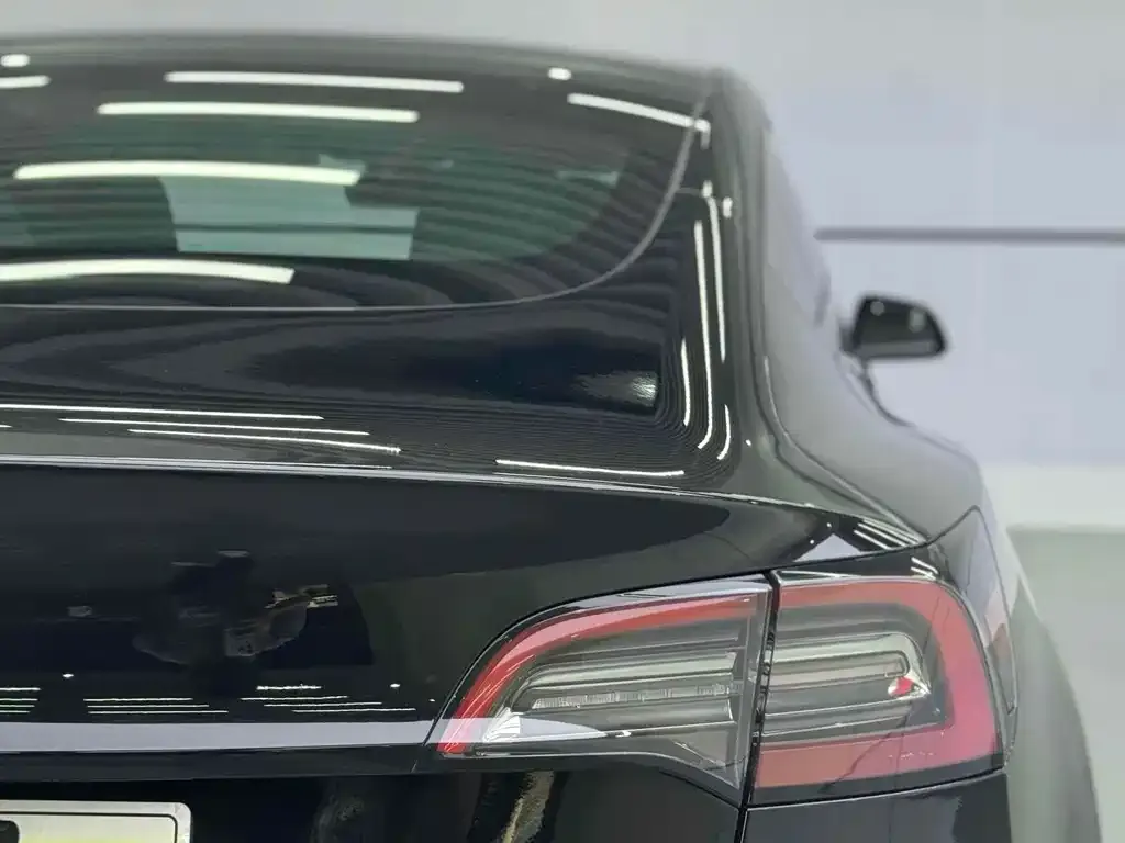 Tesla Model 3 — фото 10