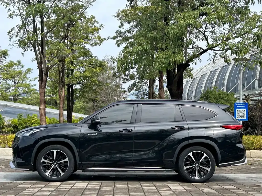 Toyota Crown Kluger 2022 из CN, фото 7