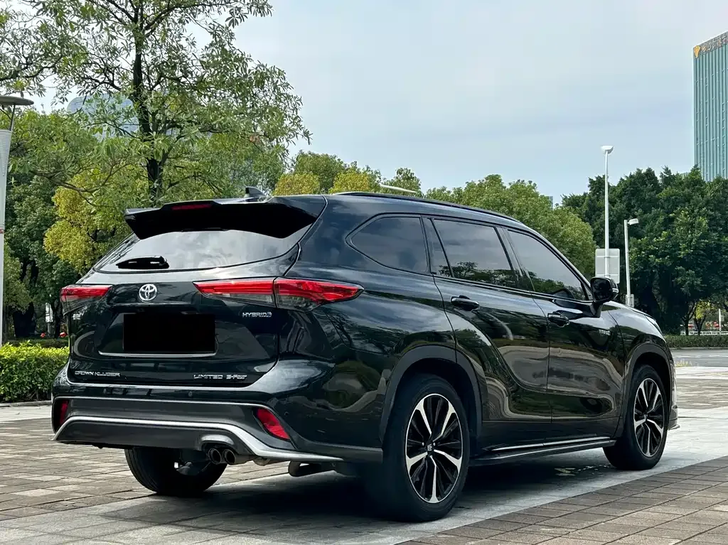 Toyota Crown Kluger 2022 из CN, фото 8