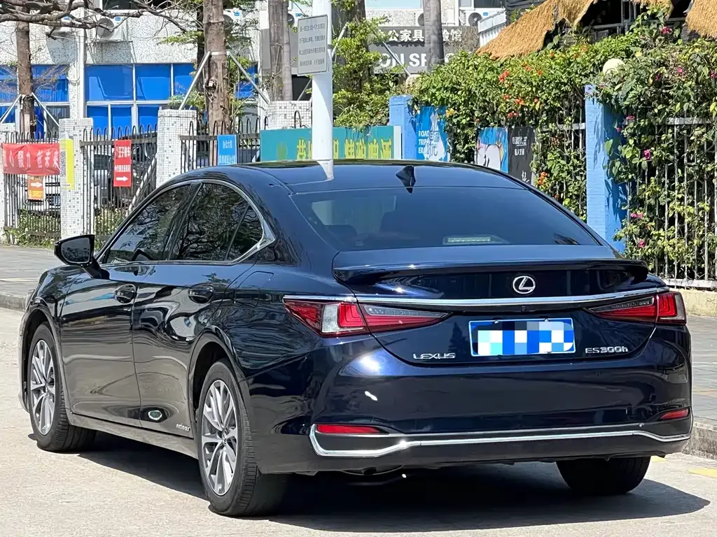 Lexus ES — фото 10