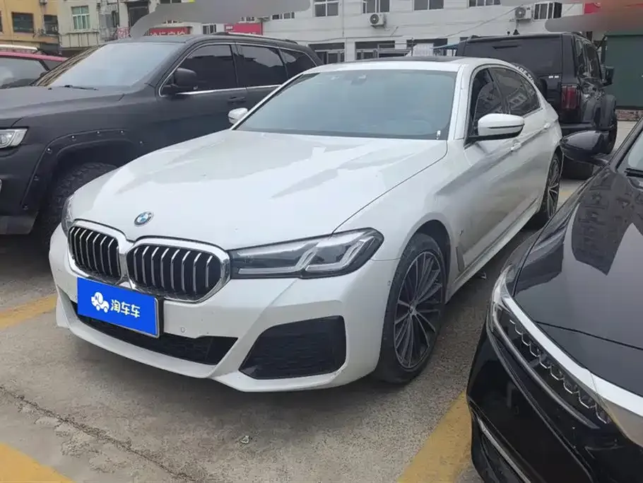 BMW 5 Series — фото 1