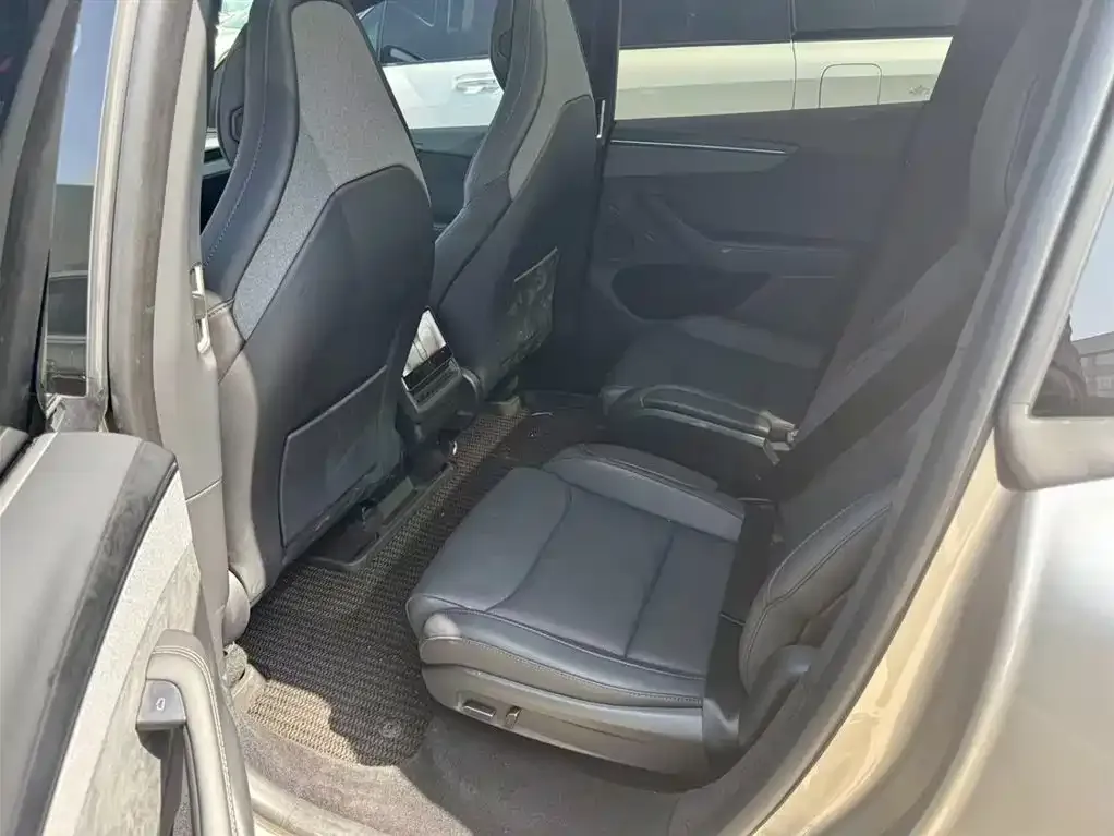 Tesla Model Y L 2025 из CN, фото 4