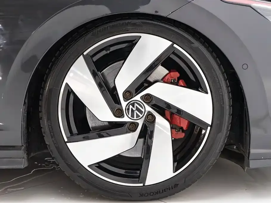 Volkswagen Golf GTI — фото 5
