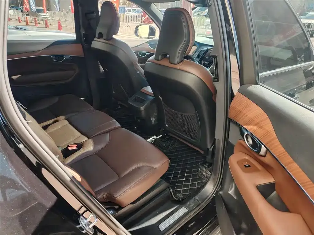 Volvo XC90 2023 из CN, фото 2