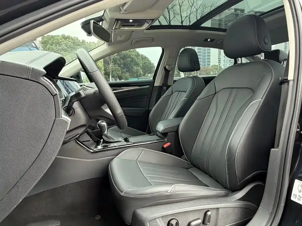 Volkswagen Passat 2022 из CN, фото 8
