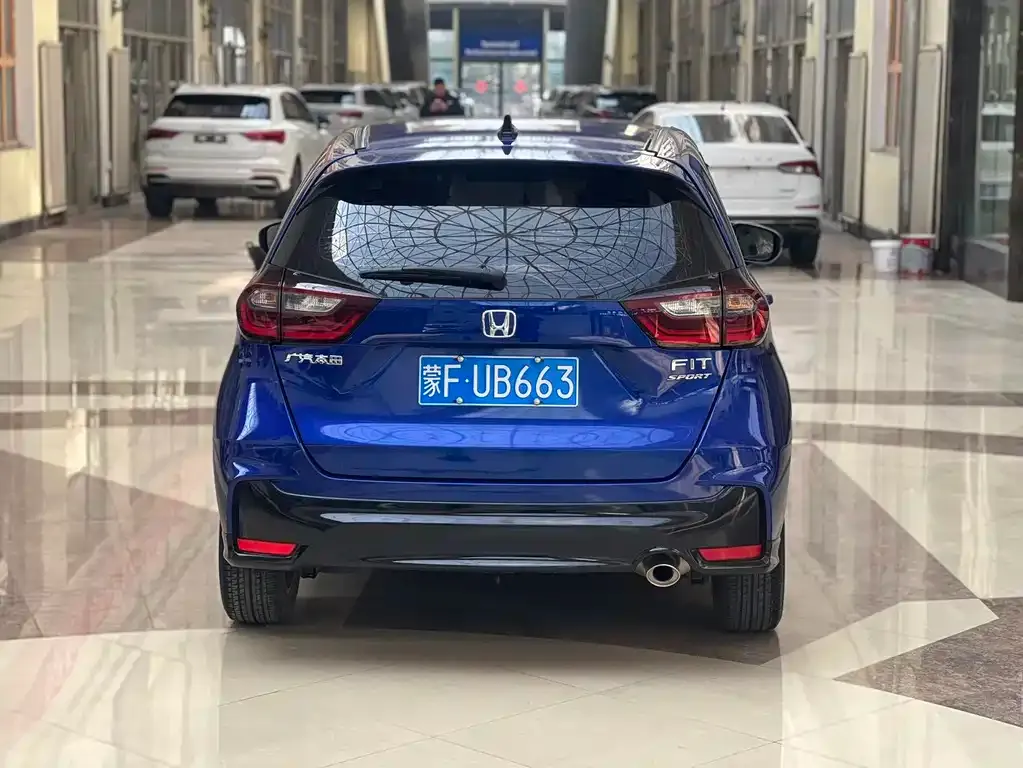 Honda Fit — фото 9