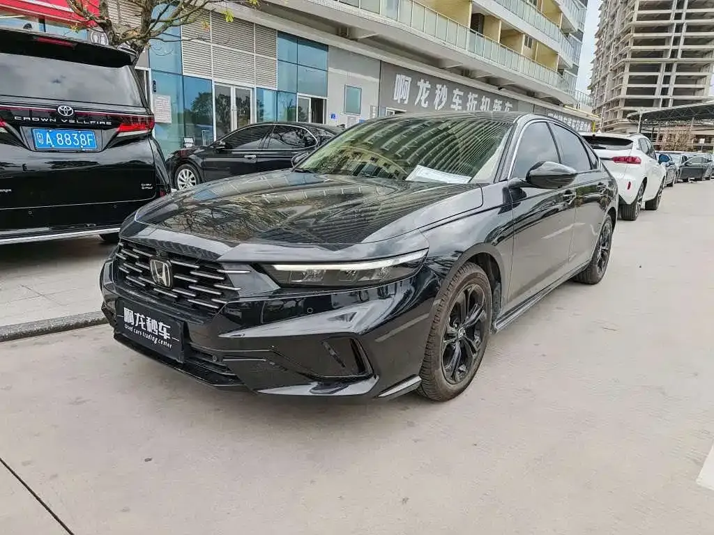 Honda Accord — фото 1
