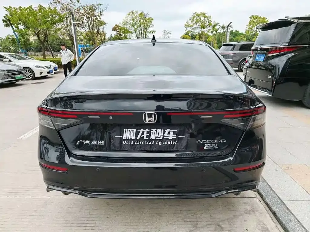 Honda Accord — фото 6