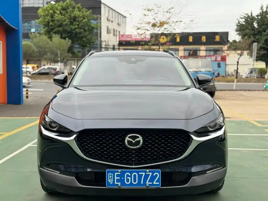 Mazda CX-30 2023 из CN, фото 2