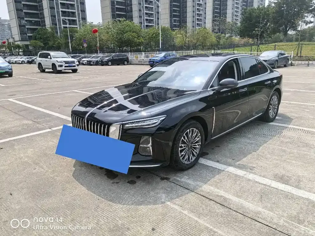 Hongqi H5 — фото 1