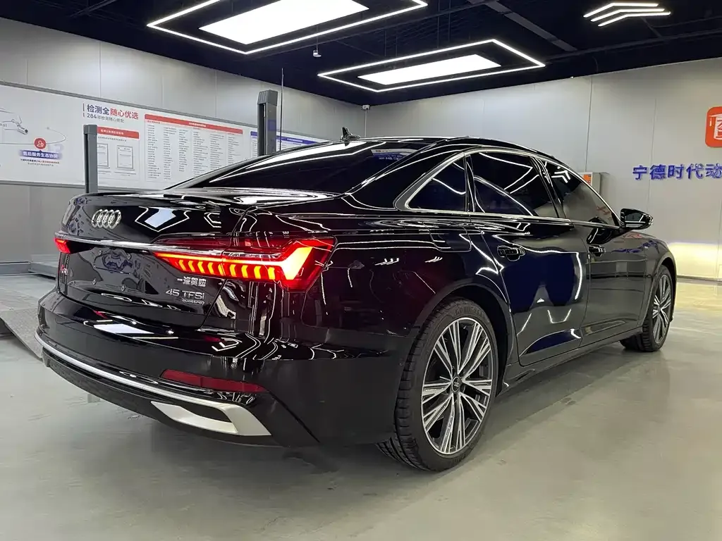 Audi A6L 2024 из CN, фото 5
