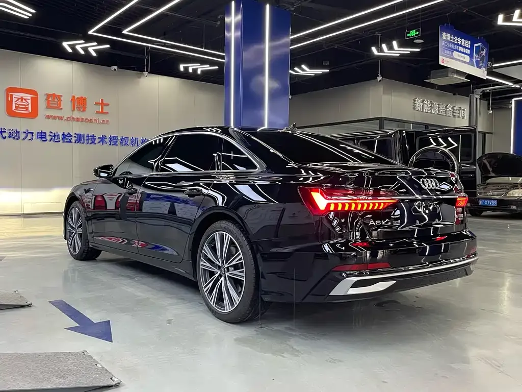 Audi A6L 2024 из CN, фото 10