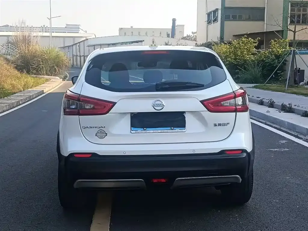 Nissan Qashqai — фото 9