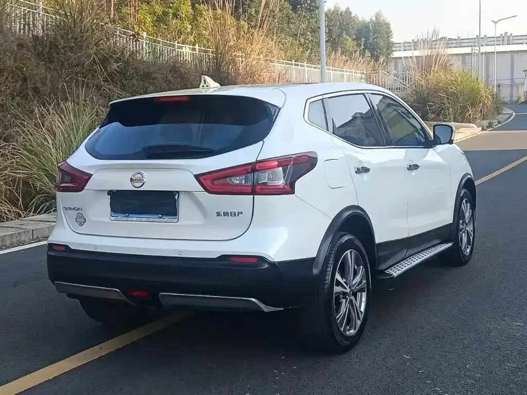 Nissan Qashqai — фото 4
