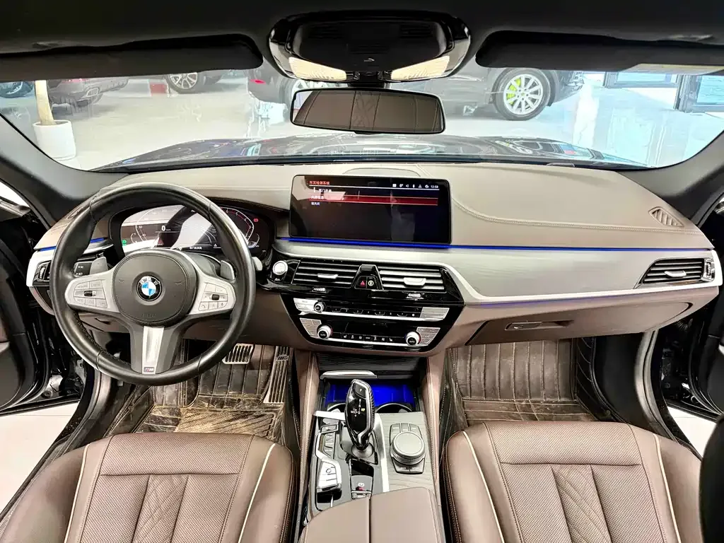 BMW 5 Series — фото 9