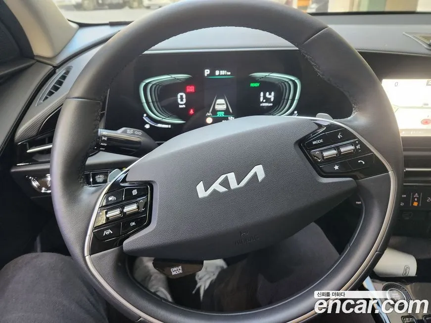 Kia Niro — фото 9