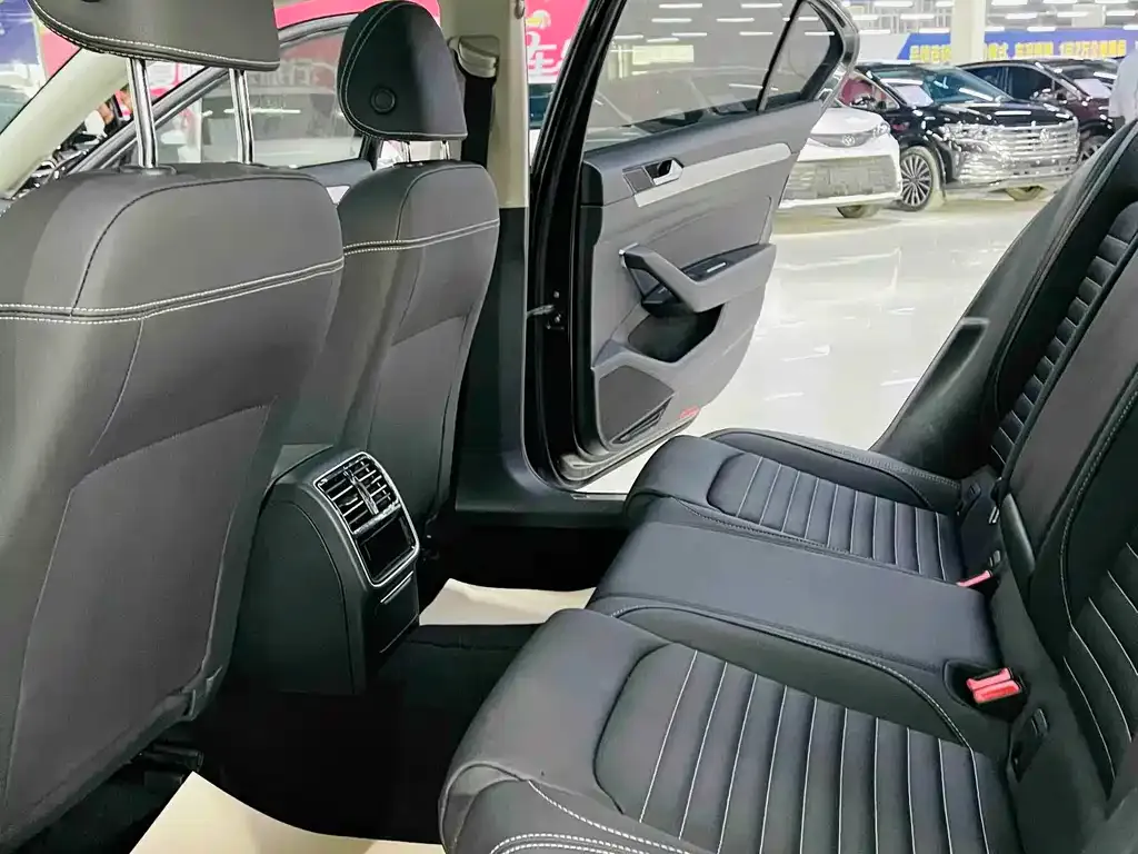 Volkswagen Magotan 2021 из CN, фото 10