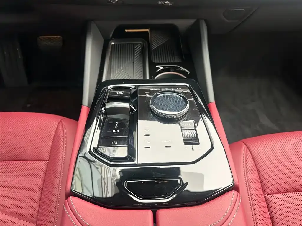 BMW i5 2025 из CN, фото 4