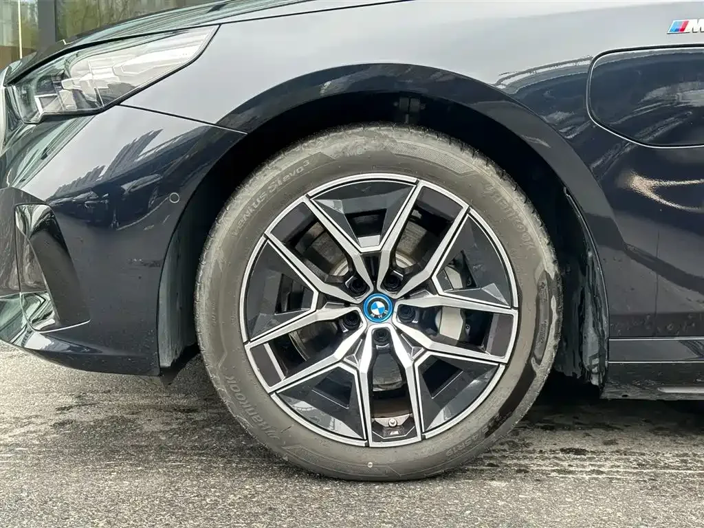 BMW i5 2025 из CN, фото 3