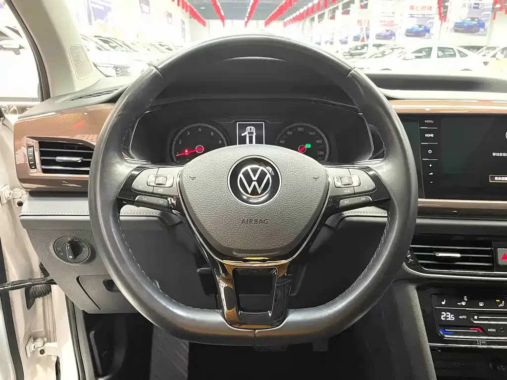 Volkswagen Tharu — фото 7