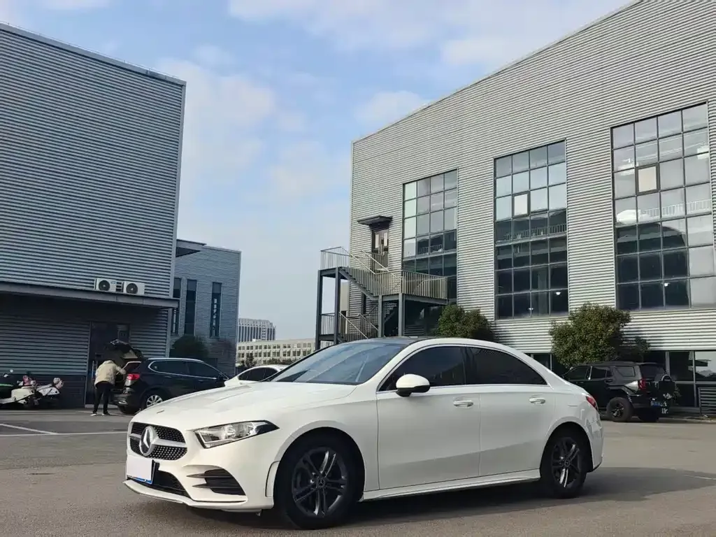 Mercedes-Benz A-Class — фото 1