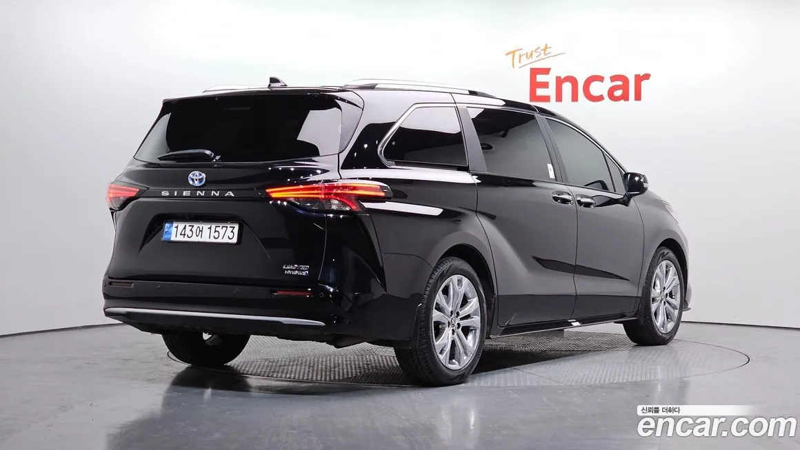 Toyota Sienna 2023 из KR, фото 3