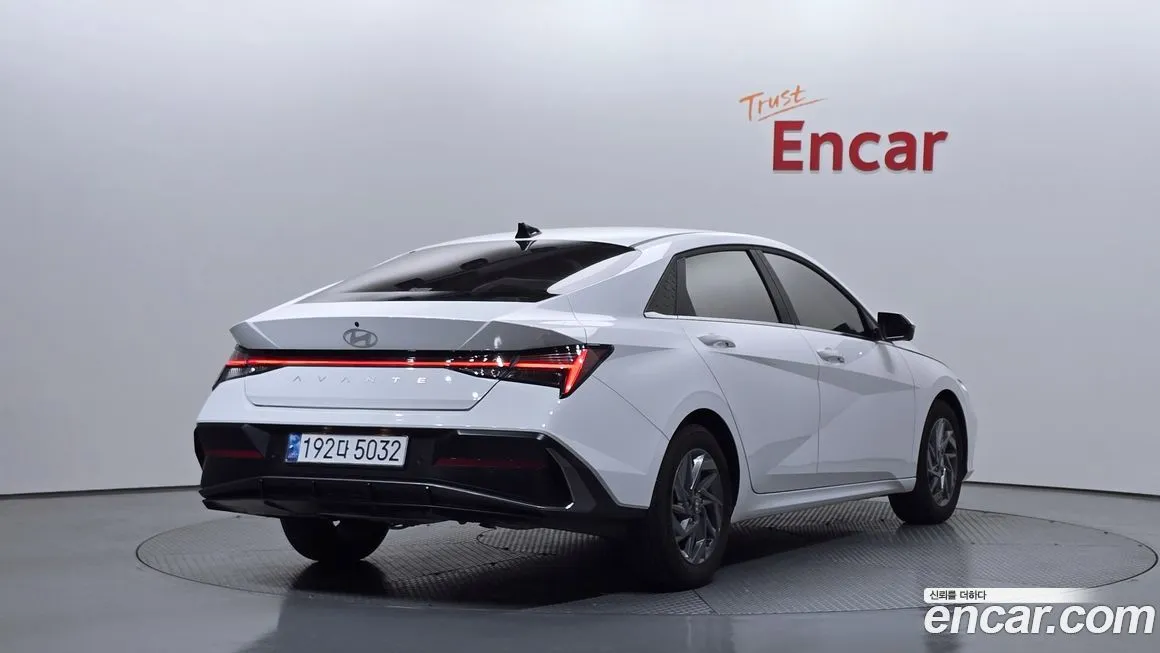 Hyundai AVANTE — фото 2