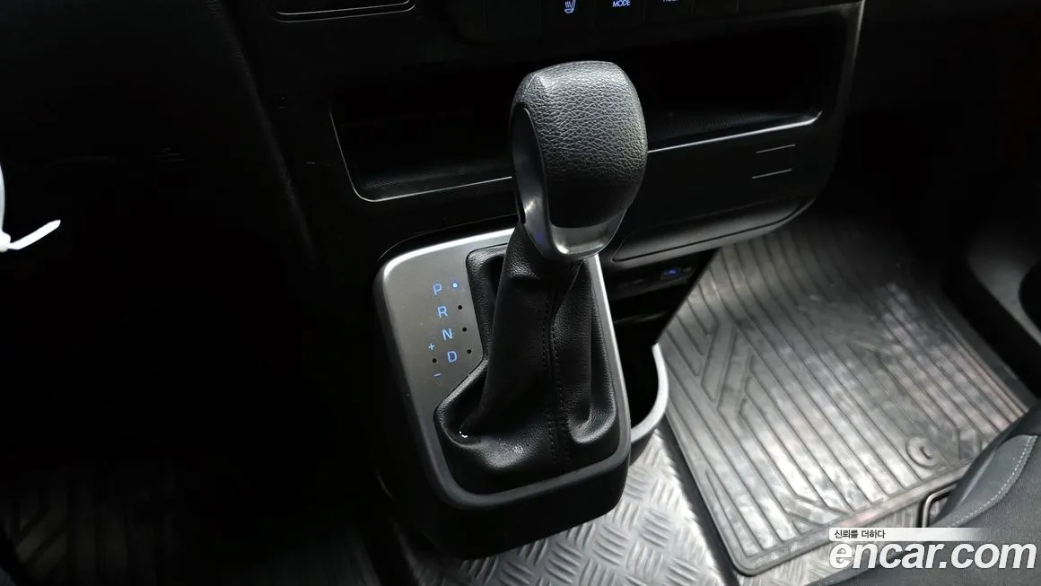 Hyundai Staria — фото 2