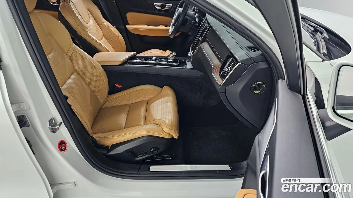 Volvo S60 2022 из KR, фото 2