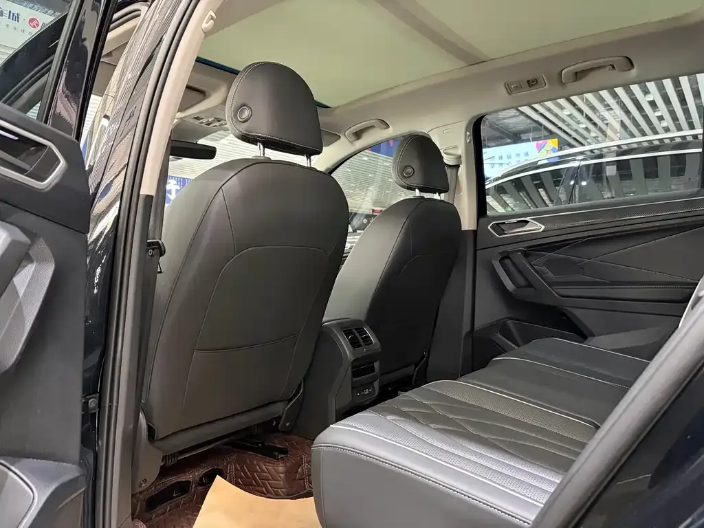 Volkswagen Tiguan L 2023 из CN, фото 2