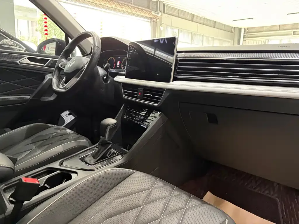 Volkswagen Tiguan L 2023 из CN, фото 7