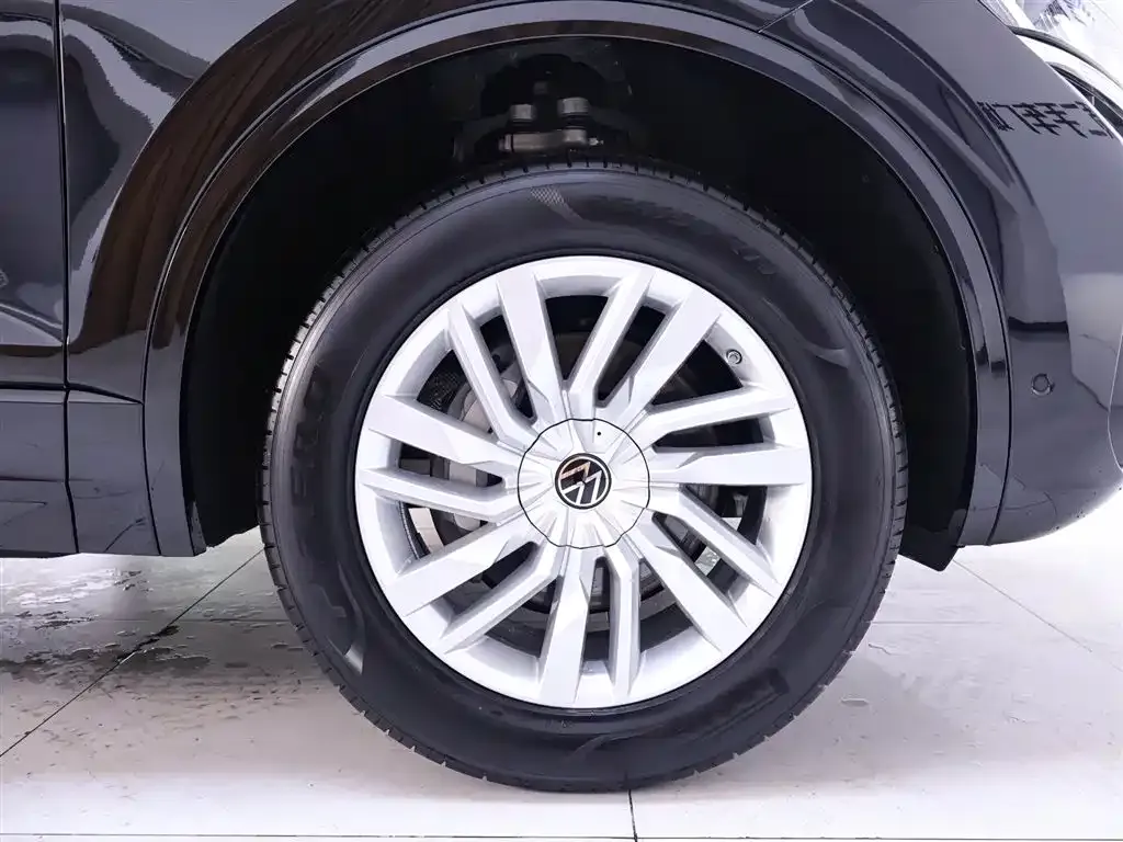 Volkswagen Touareg 2025 из CN, фото 8