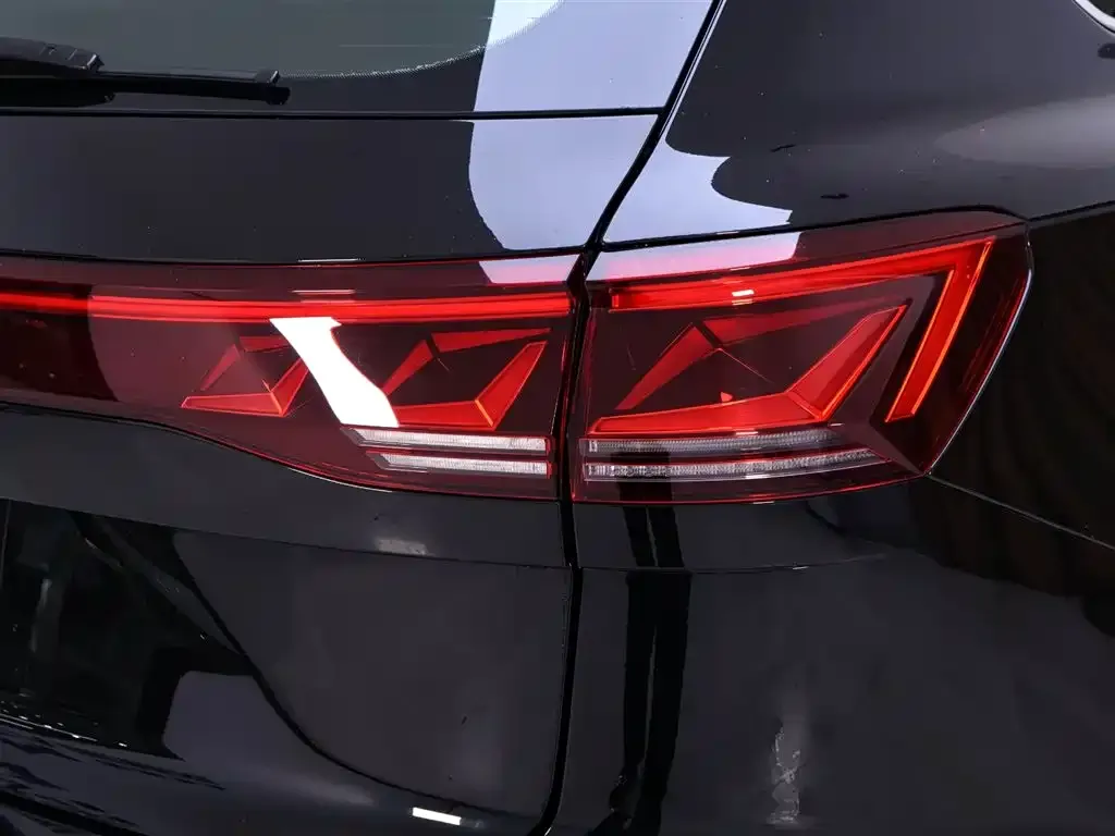 Volkswagen Touareg 2025 из CN, фото 4