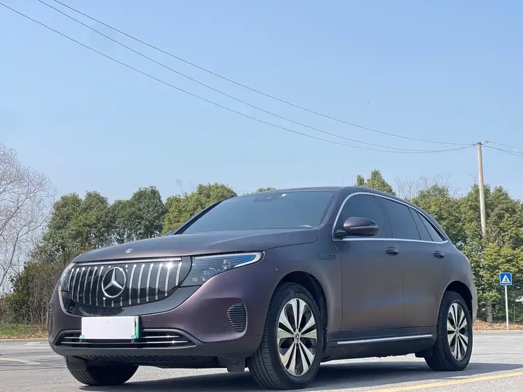 Mercedes-Benz EQC — фото 1