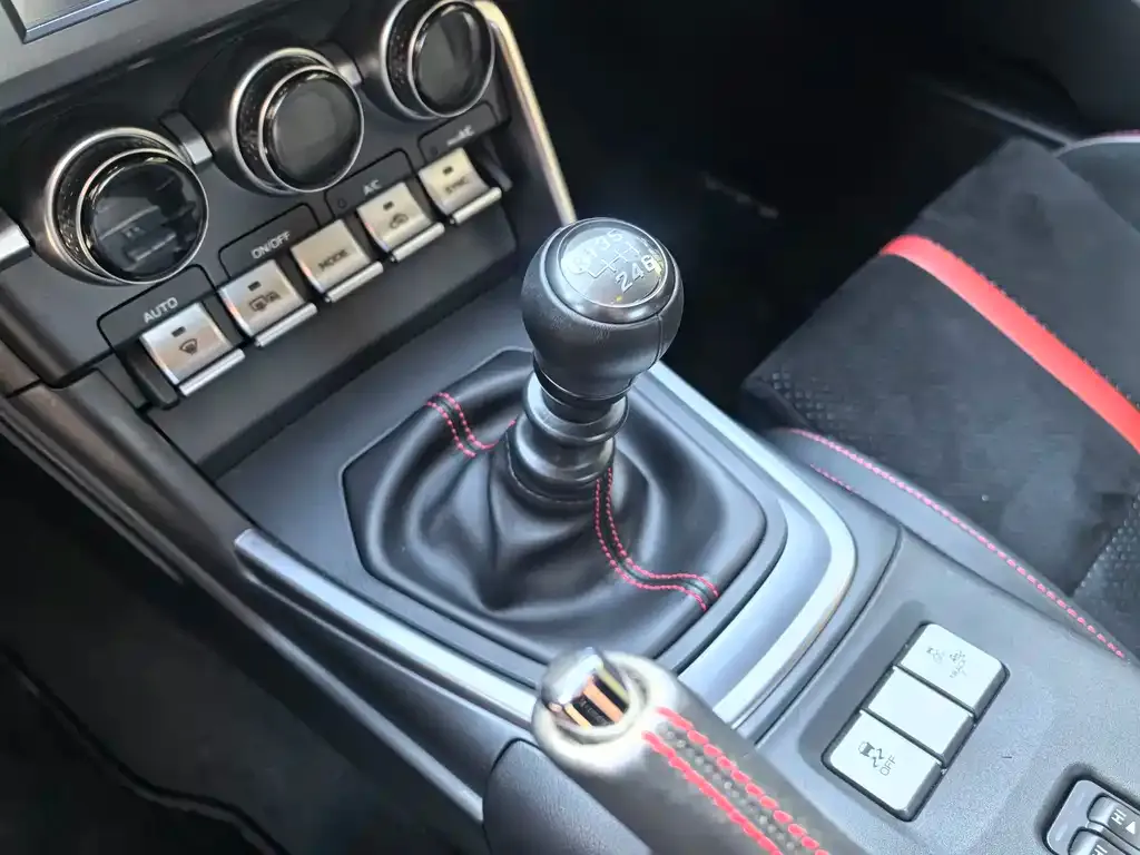 Subaru BRZ 2023 из CN, фото 3