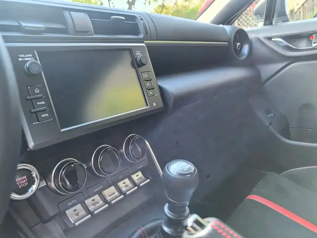 Subaru BRZ 2023 из CN, фото 9