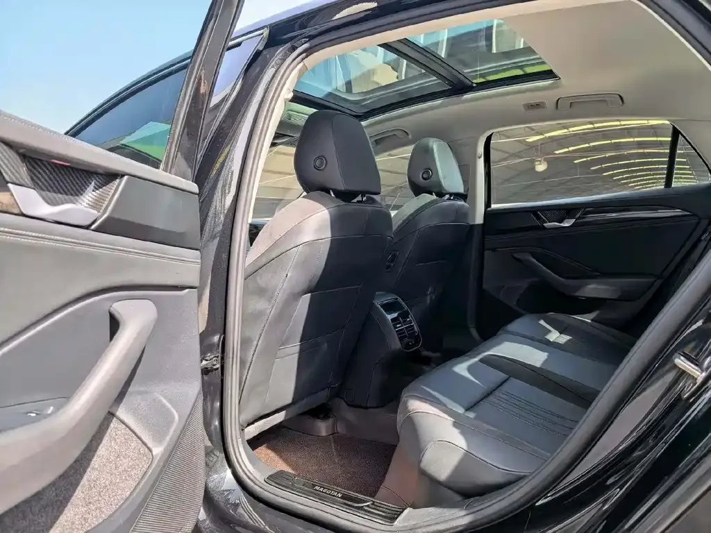 Volkswagen Magotan 2025 из CN, фото 6