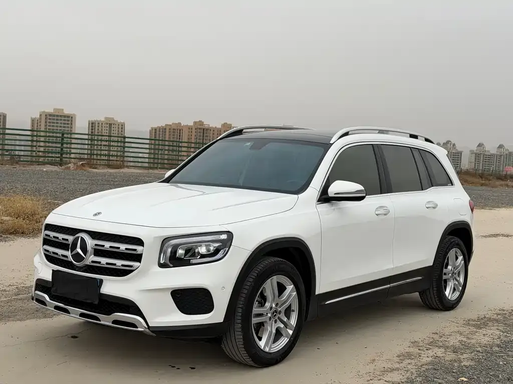 Mercedes-Benz GLB — фото 1