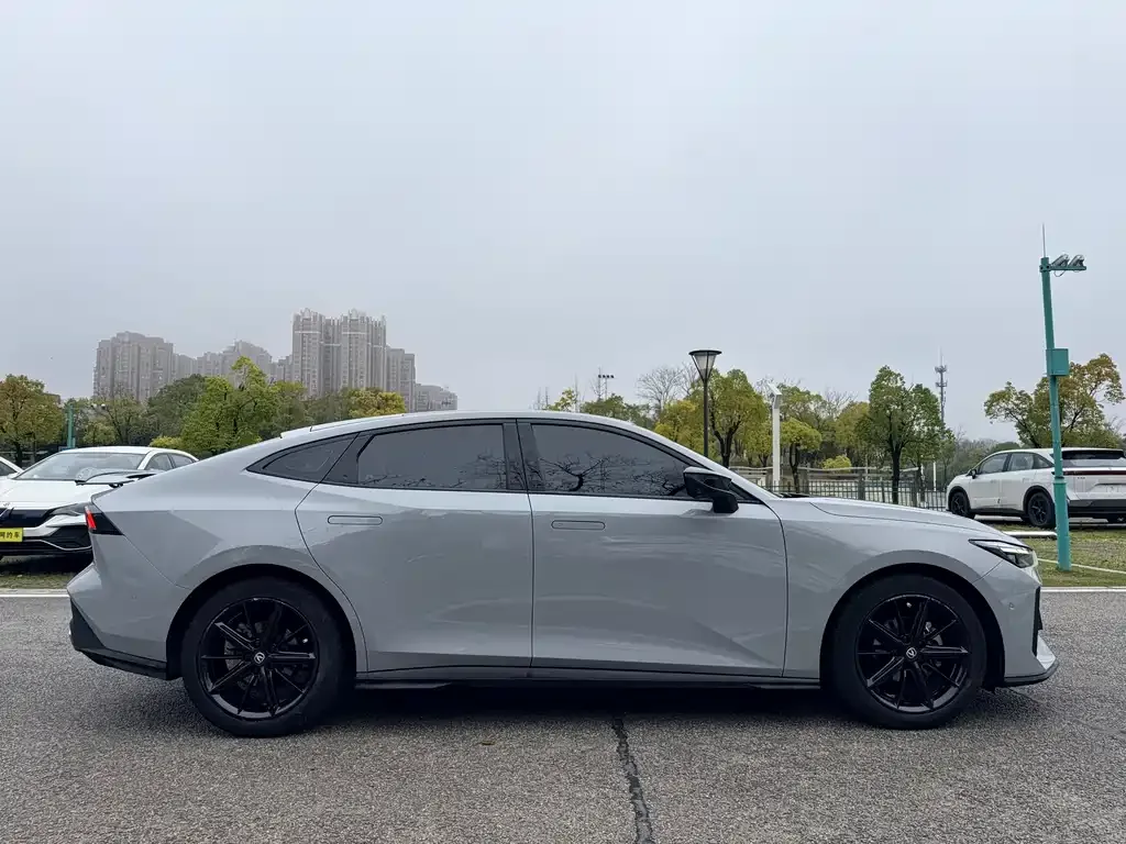 Changan UNI-V — фото 2