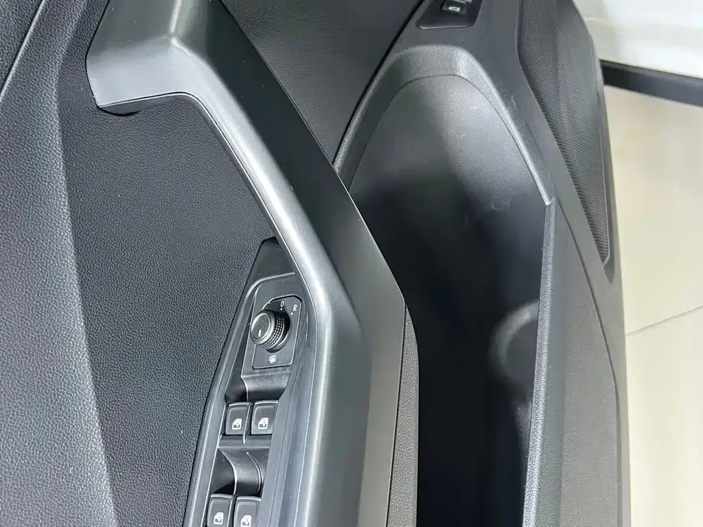 Volkswagen T-Roc 2022 из CN, фото 10