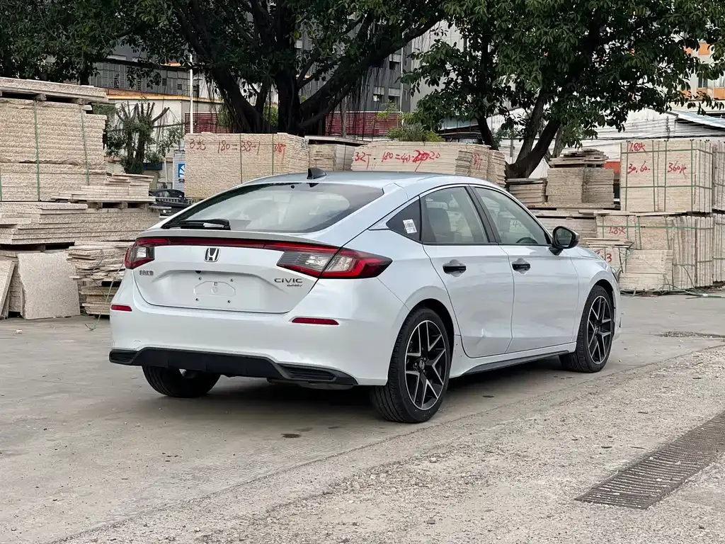 Honda Civic — фото 10