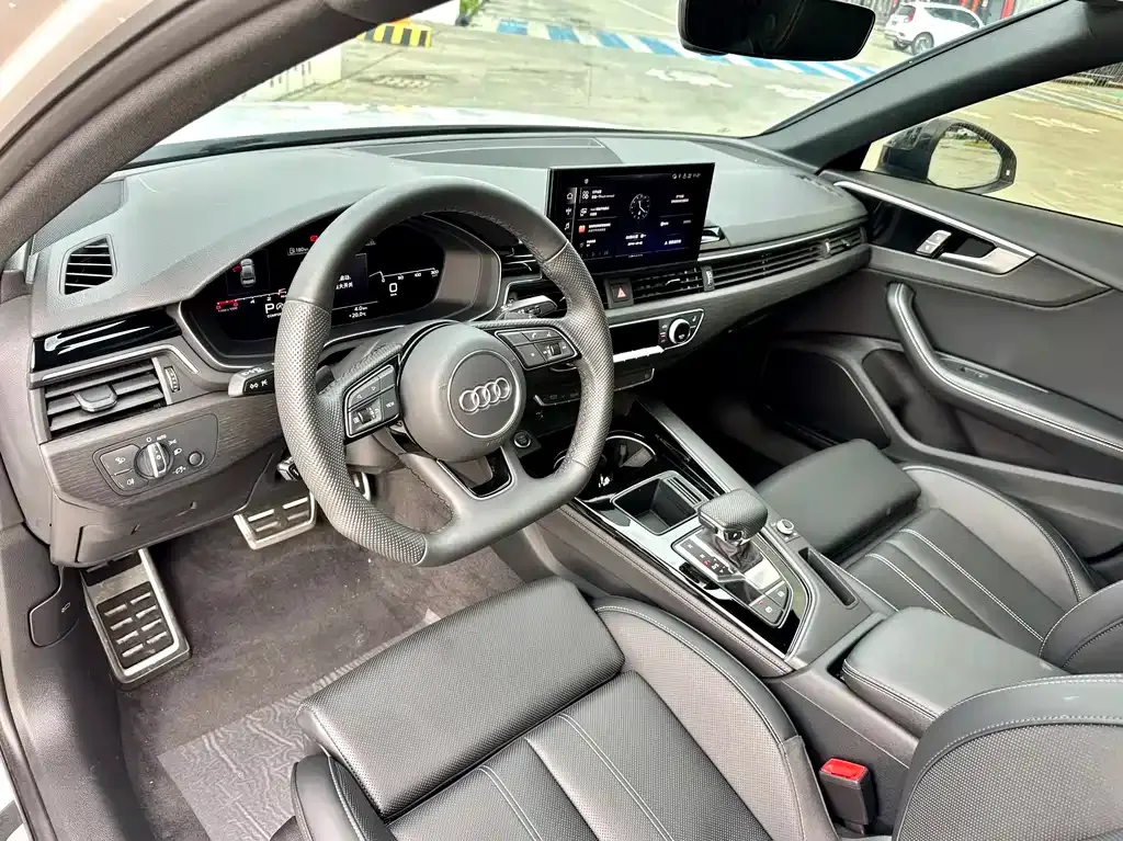 Audi A4L — фото 4