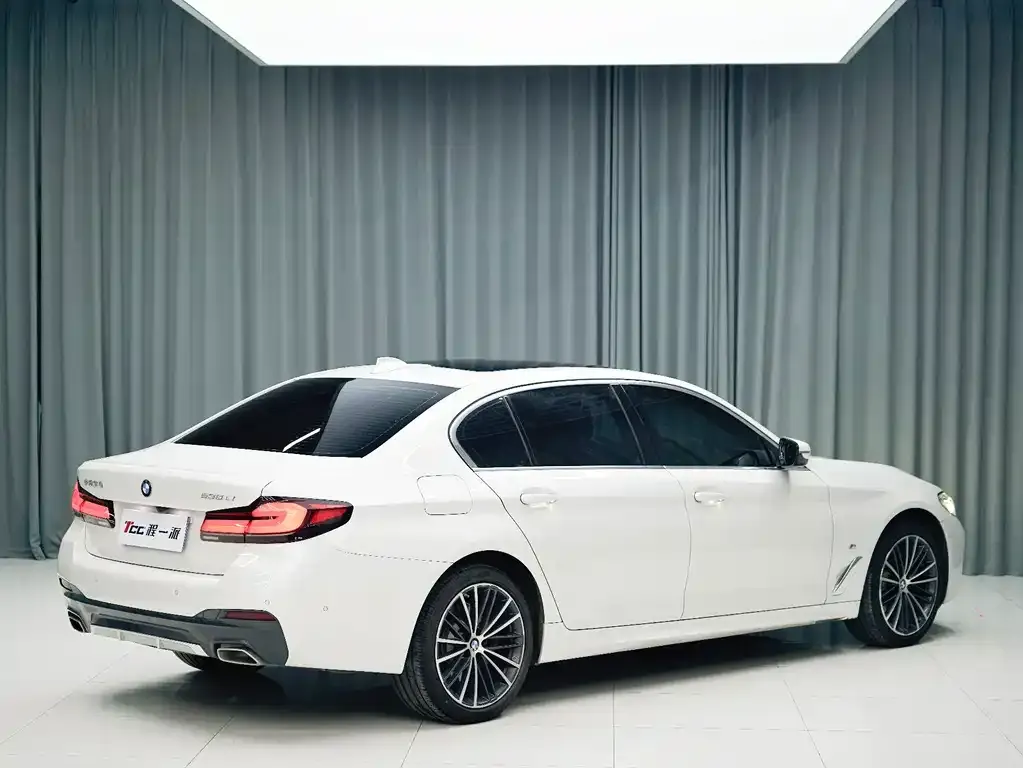 BMW 5 Series — фото 2